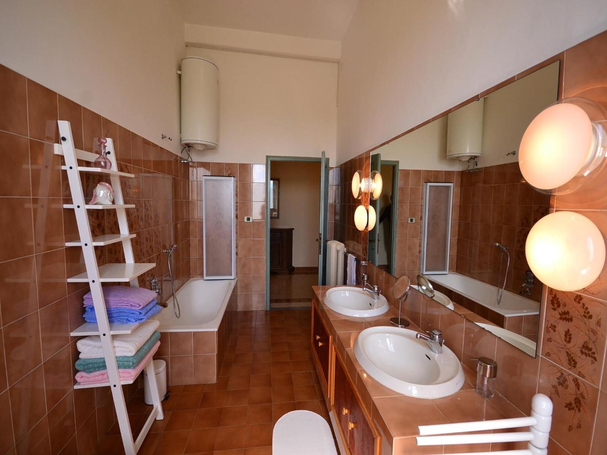 Lovely Holiday Home In Montefiridolfi With Hill View エクステリア 写真