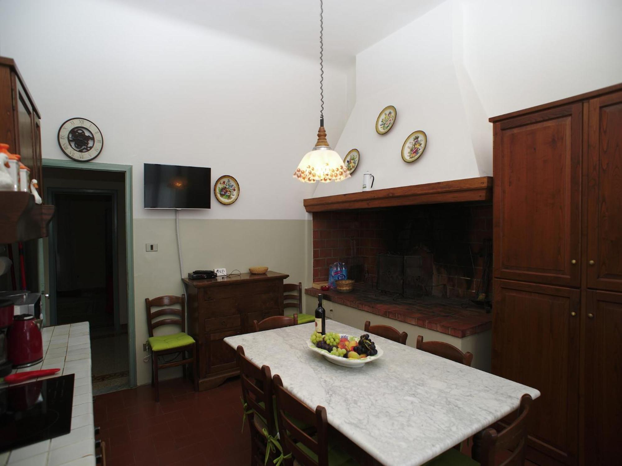 Lovely Holiday Home In Montefiridolfi With Hill View エクステリア 写真